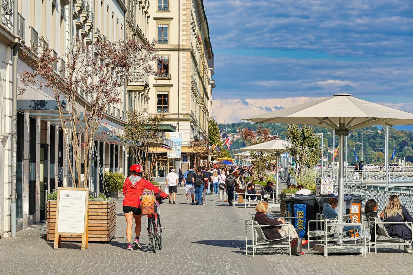 Malul lacului din Geneva, într-o zi obișnuită